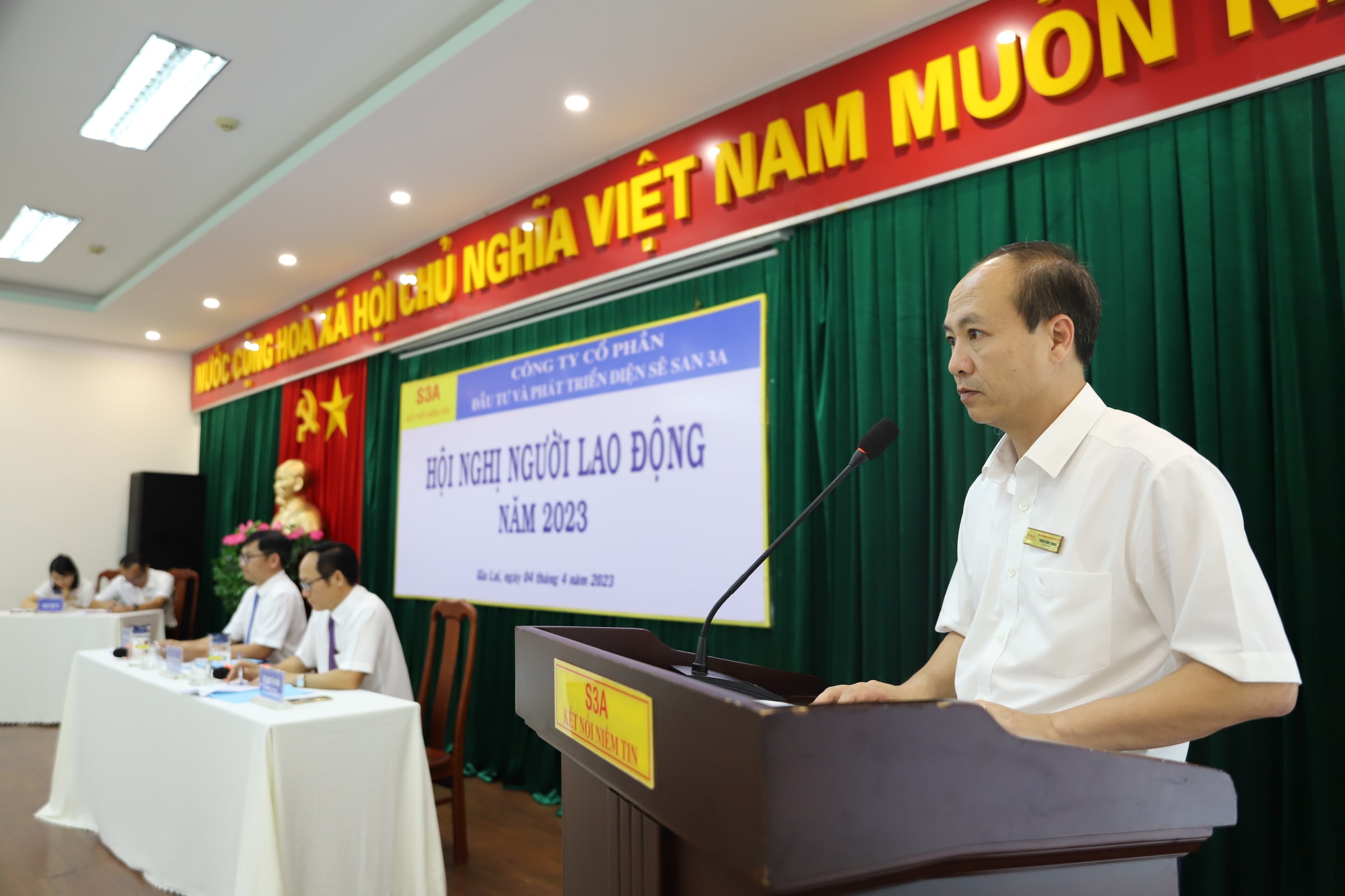 Ông Phạm Xuân Thông - Kế toán trưởng Công ty báo các tình hình sử dụng các quỹ